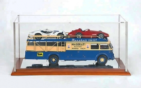 CMC Vitrine Fiat Ferrari Maserati Renntransporter 1:18