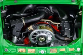 Autoart Porsche 911 Carrera 2.7 RS Grand Prix, viper grün/schwarz