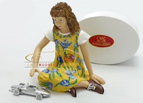 Figur Girl "VIVE LES CMC" with CMC Ferrari Dino 156 F1