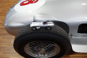 CMC Mercedes-Benz W196, Hans Herrmann, Signature Édition Diorama